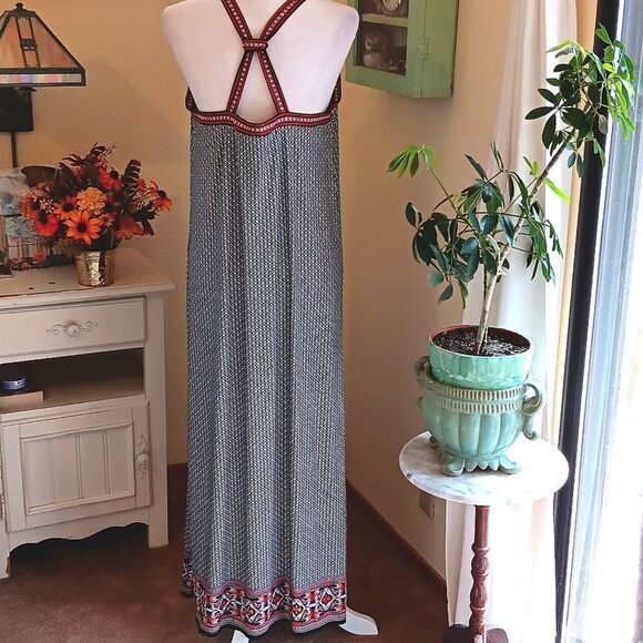 Max Studio Black and White Patterned Maxi Dress. Bohemian. Artsy. Beachy. - Picture 5 of 12